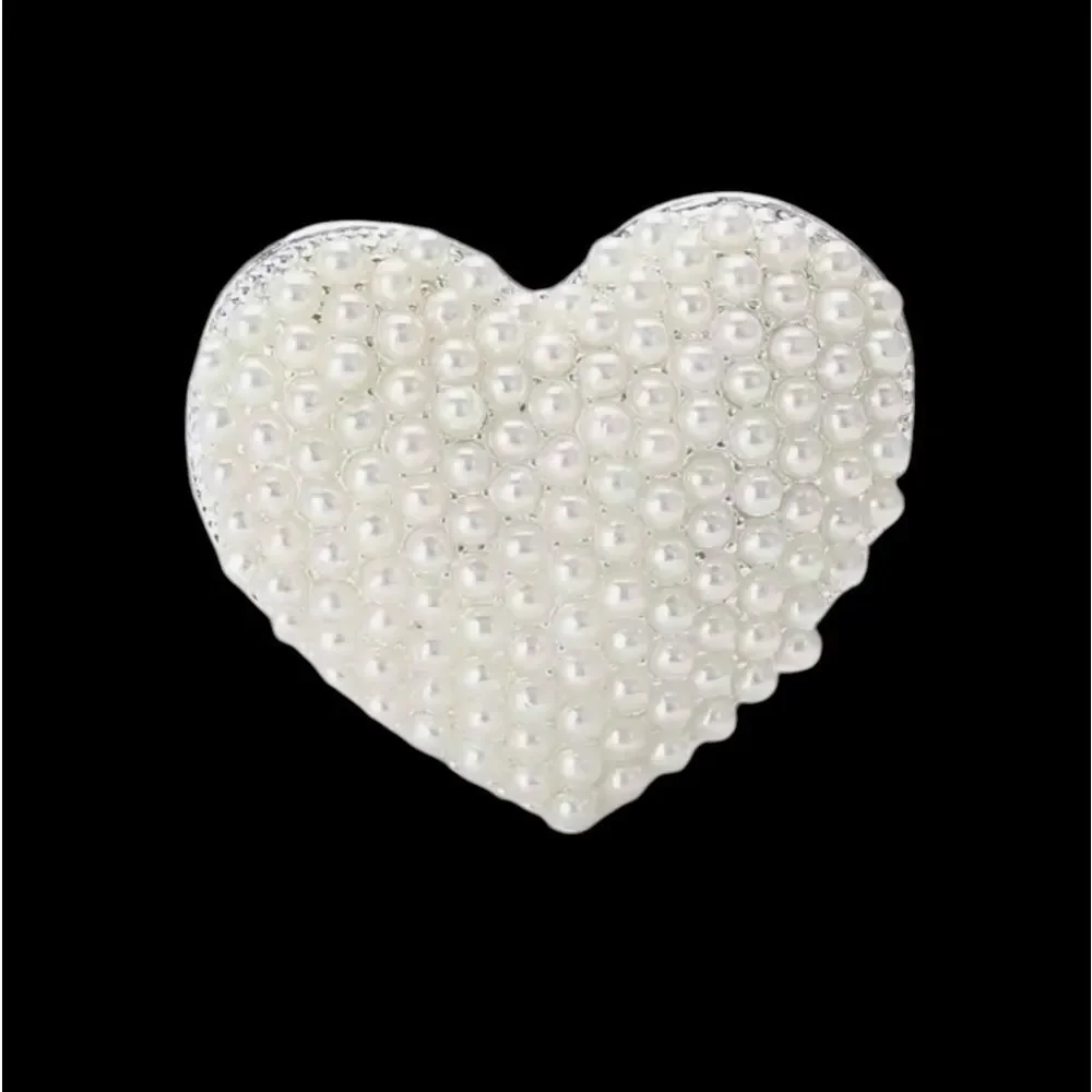 FAUX PEARL HEART BROOCH‎